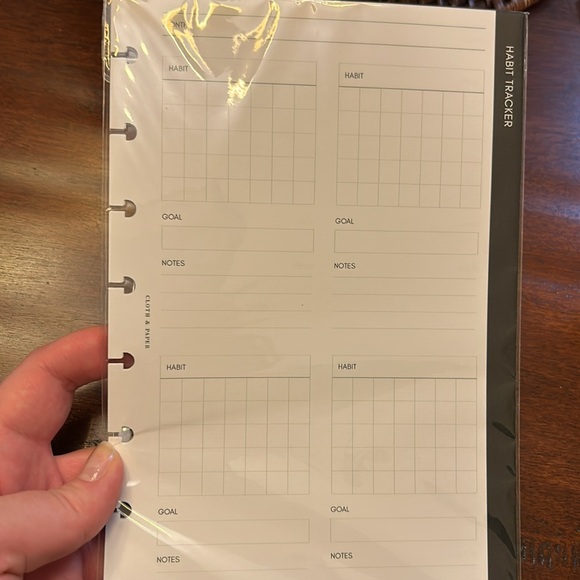 Cloth + Paper HP CLassic Planning Bundle: Executive Notes + New Habit Tracker - Picture 2 of 3
